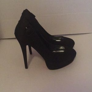 Black Signature sole pumps by Shoedazzle